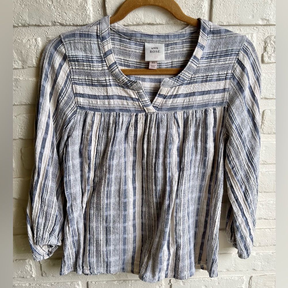 Knox Rose-Blue and Ivory Striped Boho 3/4 Top (GUC)